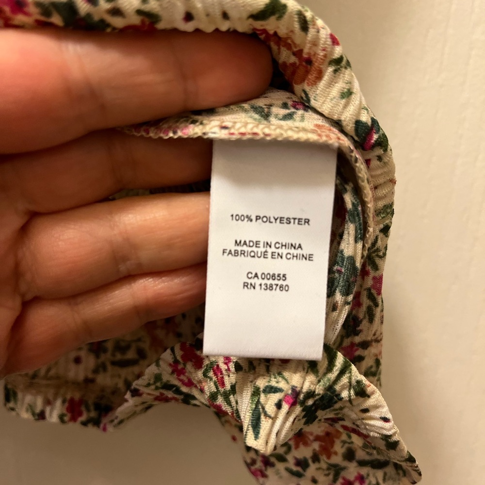 NWT Size Med RW&Co VNECK Cami - Picture 9 of 10